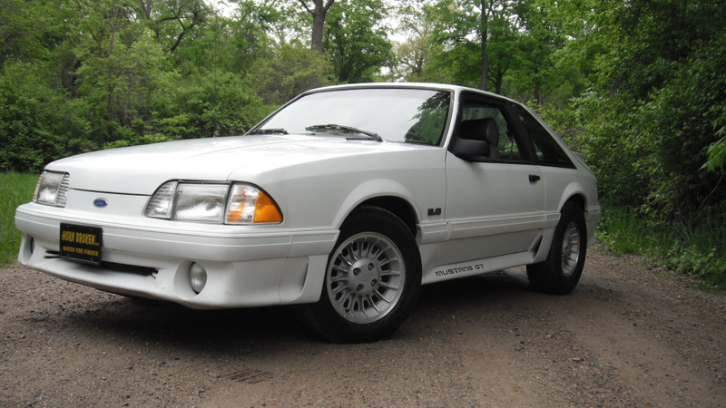 Illustration for article titled HD pictures of the Mustang in good scenery.